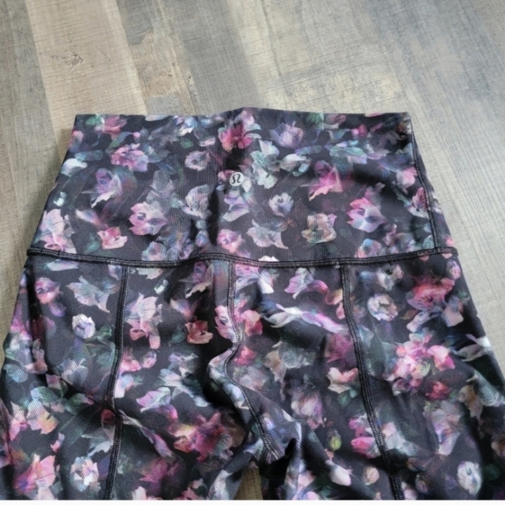 LULULEMON Wunder Under Crop 23" Scallop size 6 - Picture 7 of 7
